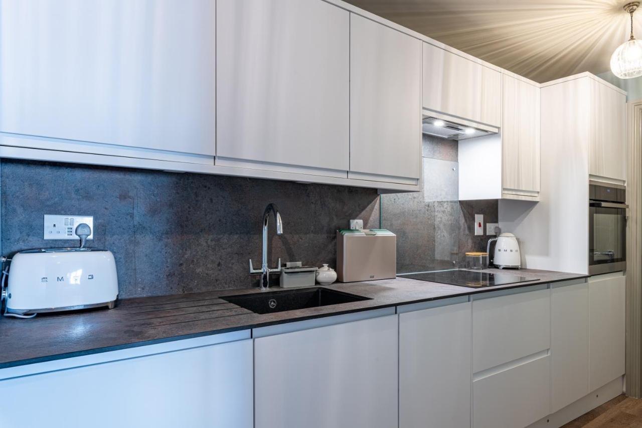 Large Stylish Studio In The Heart Of The City Bath Exteriér fotografie